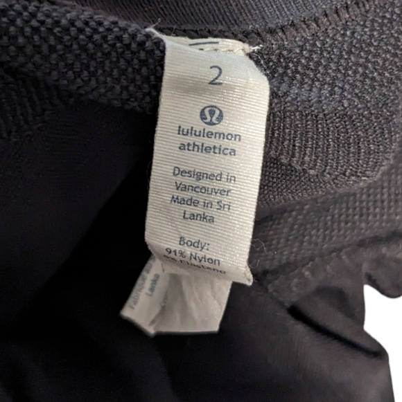 Lululemon Zone in Tight compression yoga pants in dark grey/black size 2 - Picture 8 of 8